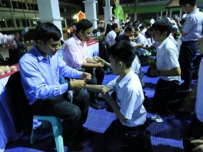 รับประกาศนียบัตร 2558